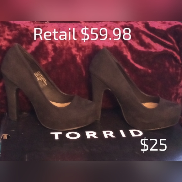 Shoes - Picture 2 of 8